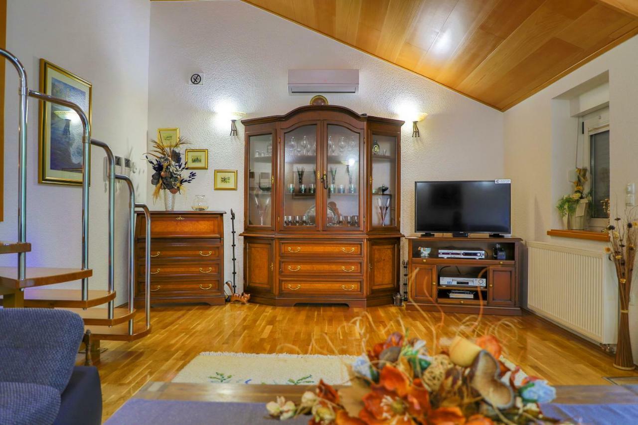 Holiday Home Villa Sara Bihać Buitenkant foto