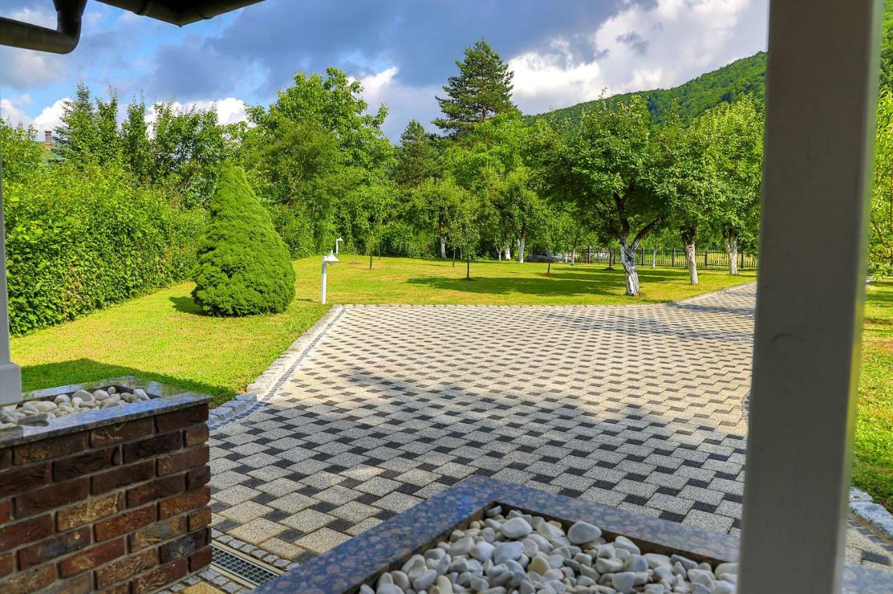 Holiday Home Villa Sara Bihać Buitenkant foto