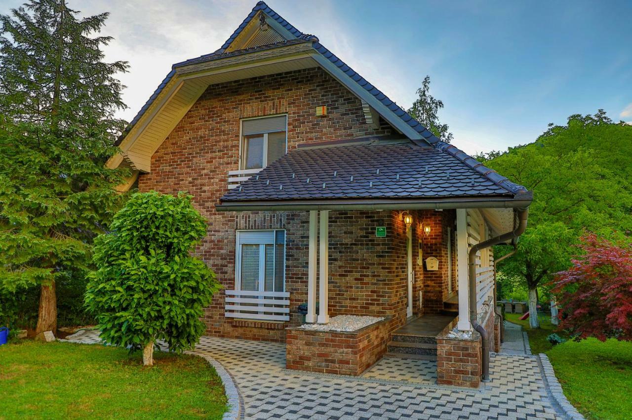 Holiday Home Villa Sara Bihać Buitenkant foto