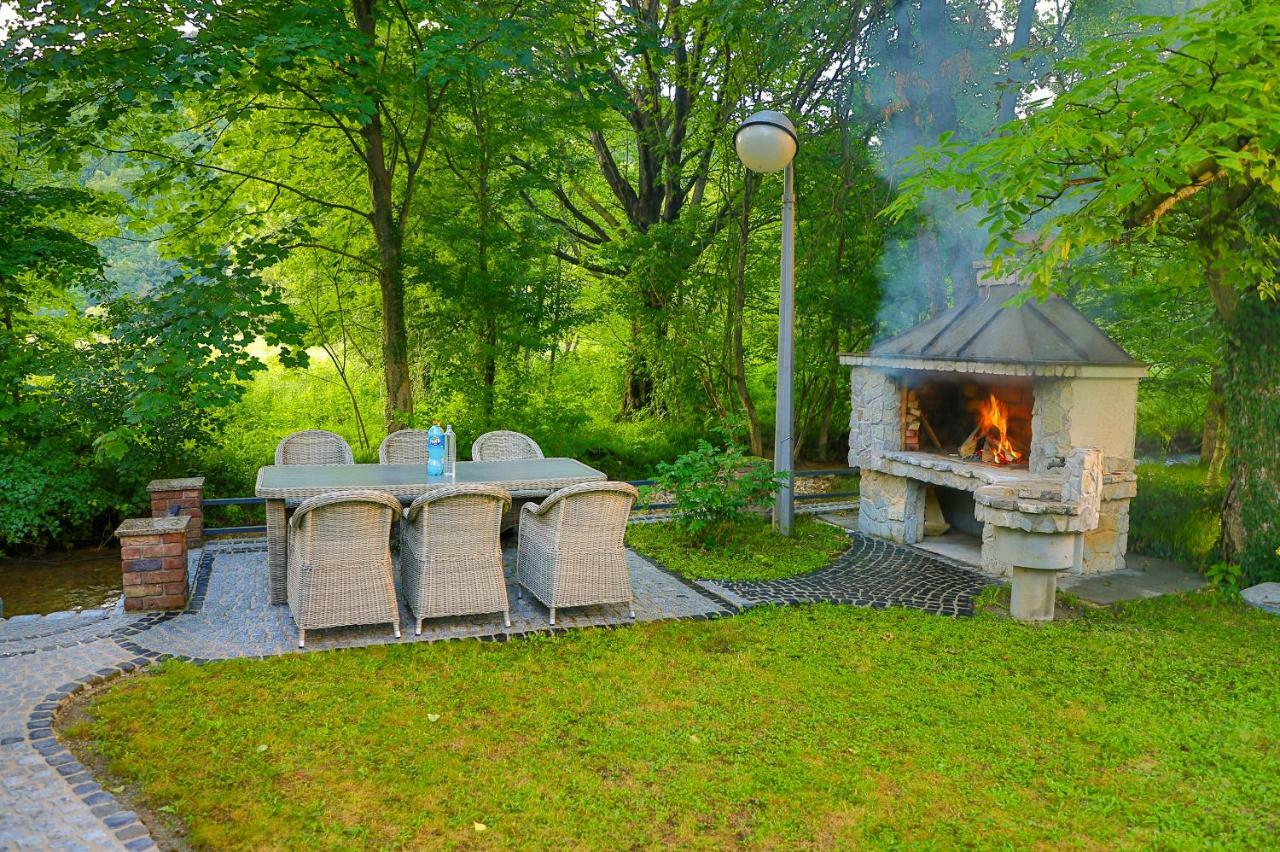 Holiday Home Villa Sara Bihać Buitenkant foto
